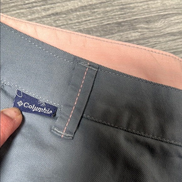 Women's Gray Columbia PFG Shorts Size 6 - Picture 2 of 6